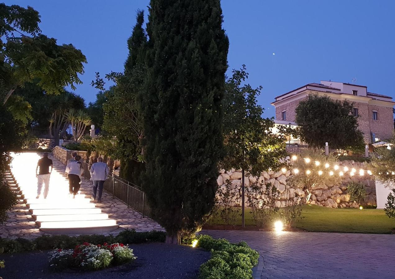 Hotel Villa Flora Relais Caltanissetta Exterior foto