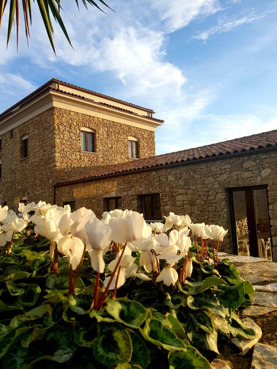 Hotel Villa Flora Relais Caltanissetta Exterior foto