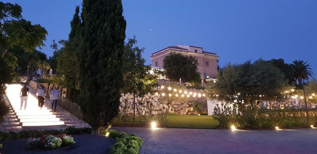 Hotel Villa Flora Relais Caltanissetta Exterior foto